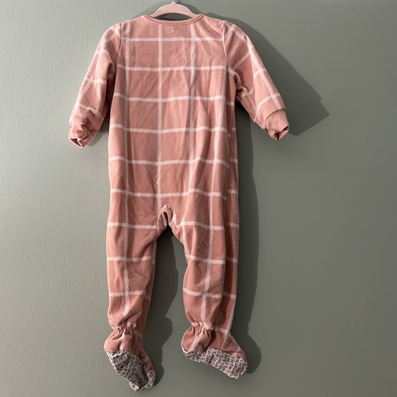 Carter’s sleeper - Picture 2 of 2